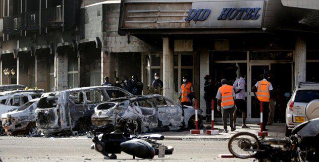 Vagadugu terorakts Burkinafaso... Autors: Testu vecis 10 nežēlīgākie nesenie terorakti, par kuriem ziņas knapi ieminējās