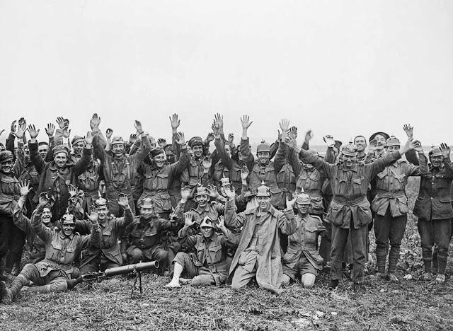 Karavīri daži ar vāciescaronu... Autors: Lestets Kauja pie Sommas - asiņainākā kauja vēsturē