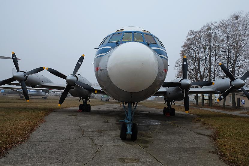  Autors: Pēteris Vēciņš Aviācijas pasaule Kijevā.