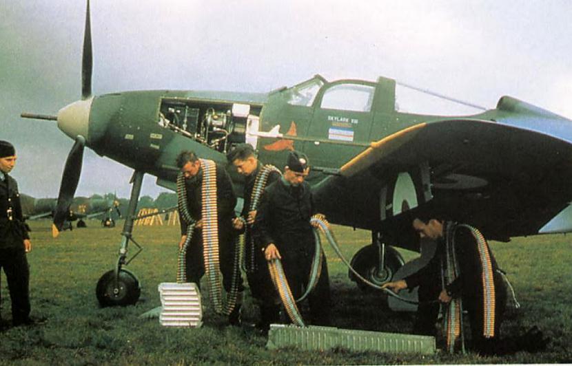 Britu RAF P400 Airacobra... Autors: Lestets Neticamas krāsainas bildes no 2. pasaules kara ikdienas