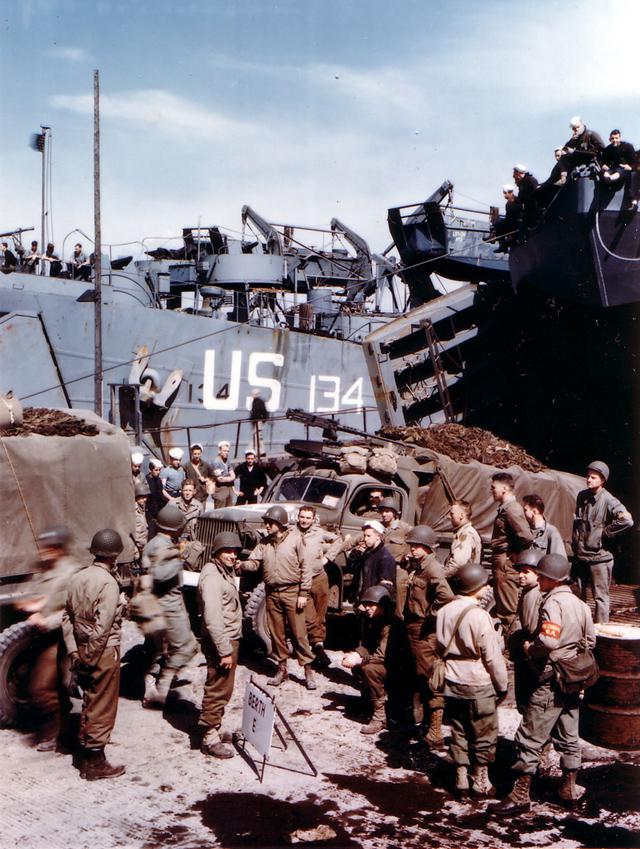 USN LST 13 1944 g 4 jūnijs Autors: Lestets Neticamas krāsainas bildes no 2. pasaules kara ikdienas