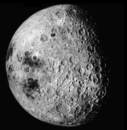Mēness attālums līdz Zemei nav... Autors: Fosilija Mēness.