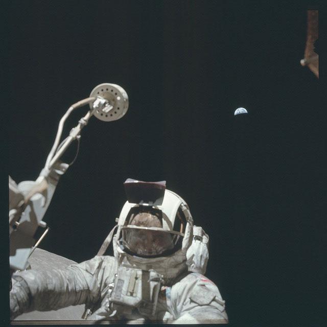 Kas attiecas uz pascaronu... Autors: Lestets Apollo Mēness misijas