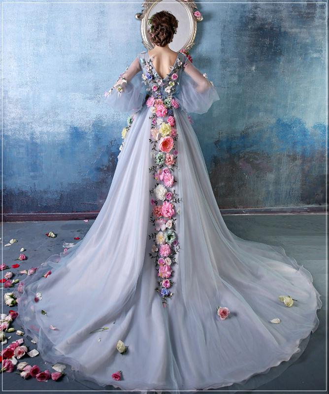  Autors: Fosilija Zilas kāzu kleitas