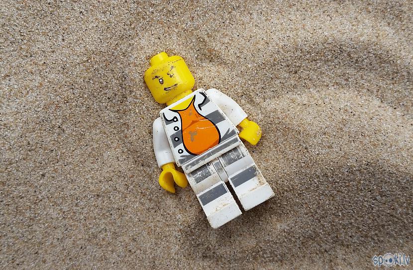 Arī bez detektora Lego... Autors: pyrathe Ar metāla detektoru pa pludmali 2017 (jūlijs)