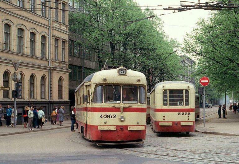 Tramvaja pietura pie Latvijas... Autors: theFOUR Vai Tu atceries, kā Rīga izskatījās pirms 40 gadiem?