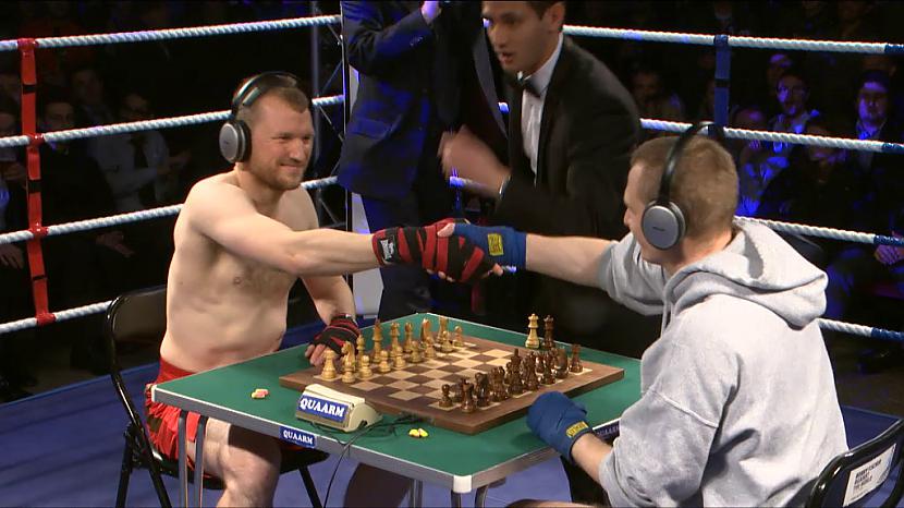 Chess boxingI have box i have... Autors: Agresīvais hakeris Neparasti sporta veidi, kas nav domāti mīkstajiem!