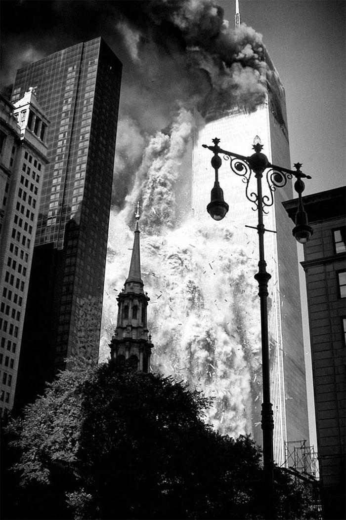Redzams kā pirmais tornis sāk... Autors: slepkavnieciskais Īpaši 9/11 attēli, kurus, iespējams, nebūsi redzējis.