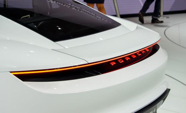 Vēl viens solījums 2020 gadā... Autors: The Next Tech Porsche izskatīgais Teslas konkurents būs uz ceļiem jau 2019. gadā