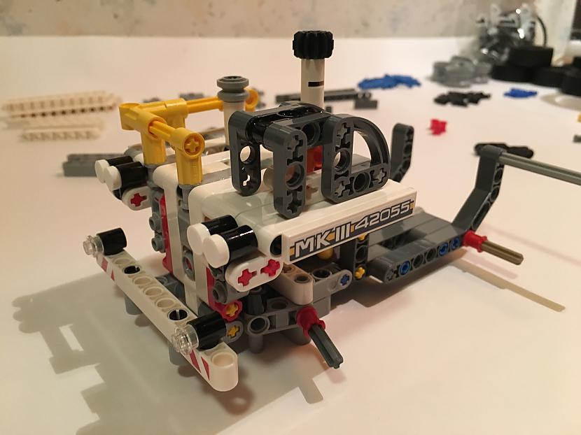 Progresējam ndash kabīne un... Autors: Fosilija Montējam lielāko LEGO Technic modeli – 1. daļa