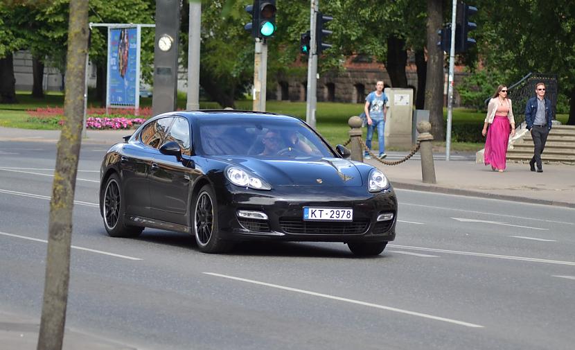 Porsche Panamera Turbo Autors: LGPZLV Dārgas mašīnas uz Latvijas ceļiem. 2017 #10