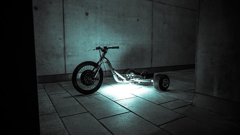  Autors: Kārlis Gustavs2 Paštaisītā elektriskā tricikla testiņš