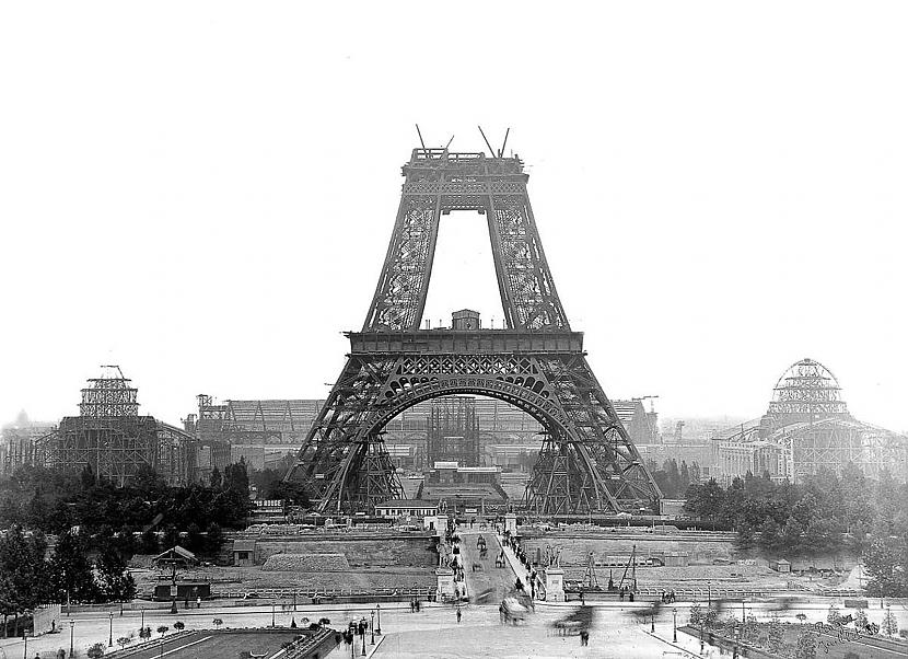  Autors: Mao Meow Skaties, kā Parīzē būvēja Eifeļa torni!