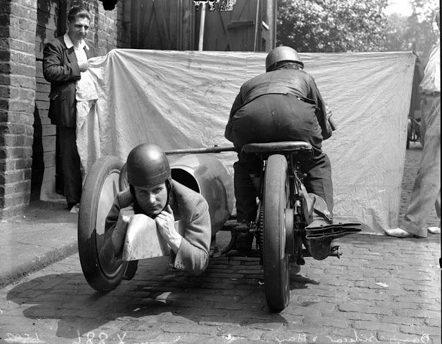 Motocikls ar otrādi apvērstu... Autors: Lestets Dīvainākie britu izgudrojumi
