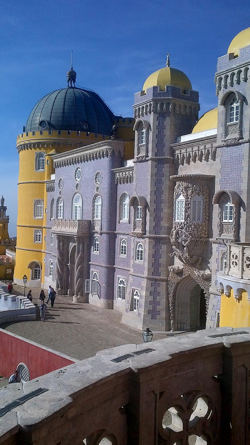  Autors: turistsr@speles Sintra - krāsainā pils