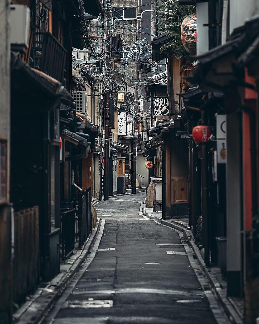  Autors: ALISDZONS Osaka, Japan