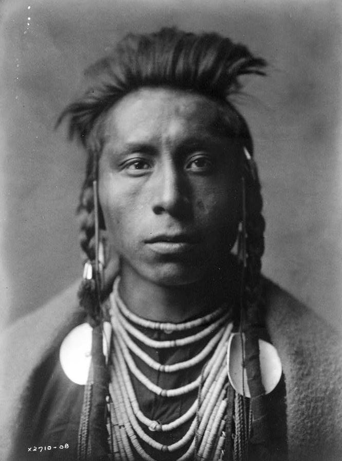 Guļ uz Sāniem Vārnu cilts 1908... Autors: Lestets Reti attēli par gandrīz aizmirsto Amerikas indiāņu vēsturi