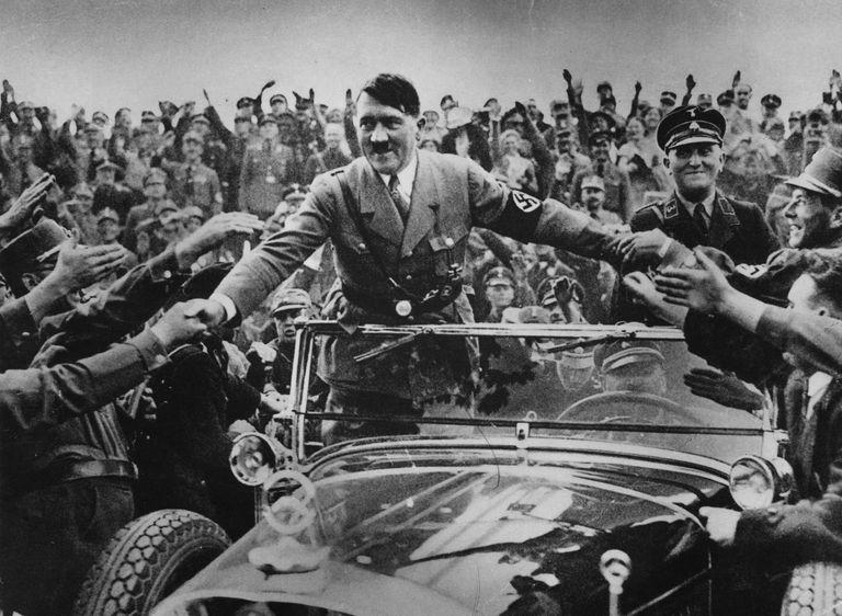 Kad Hitlers 1933gadā nāca pie... Autors: Testu vecis Patiesība par Ādolfu Hitleru Pirmajā pasaules karā