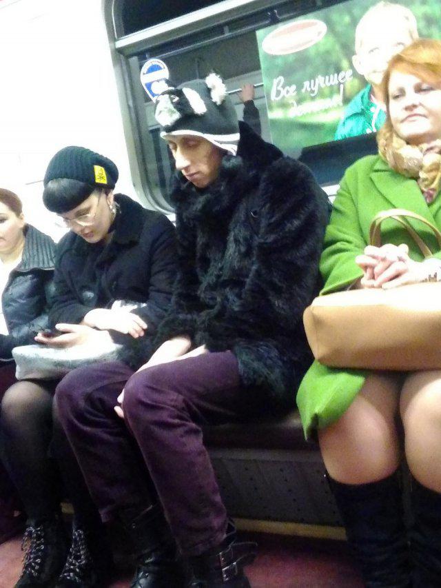 Lai rītos nav auksti jāvelk... Autors: Latvian Revenger Krievijas metro - visstilīgākie cilvēki mīt šeit!