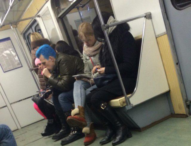 Pie mums joprojām meitenes... Autors: Latvian Revenger Krievijas metro - visstilīgākie cilvēki mīt šeit!