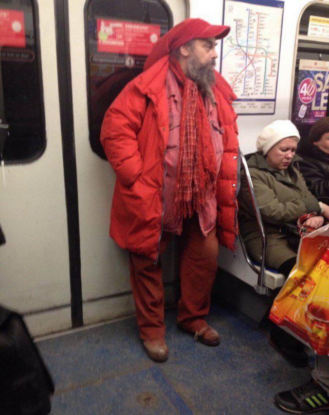 Vēl viens sarkanā mīlis Autors: Latvian Revenger Krievijas metro - visstilīgākie cilvēki mīt šeit!