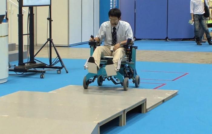Chiba Tech ratiņkrēslsAr... Autors: Bauskas Motormuzejs Neparasti pārvietošanās līdzekļi invalīdiem.