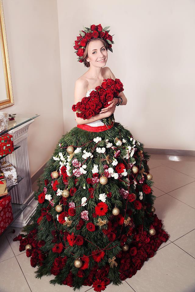 Par fotosesijas modeli var... Autors: ĶerCiet Floriste no Latvijas rada "dzīvas" kleitas. Īsta pasaka!