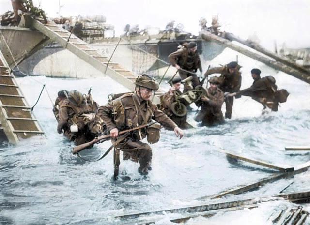 Karalisko spēku izsēscaronanās Autors: Lestets D-diena krāsās: Sabiedroto izcelšanās Normandijā iekrāsotās fotogrāfijās