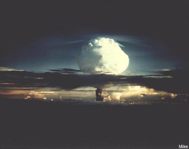 Enevetokas atols 1952 g 31... Autors: Lestets Atombumbu sprādzienu izmēģinājumi krāsainās fotogrāfijās