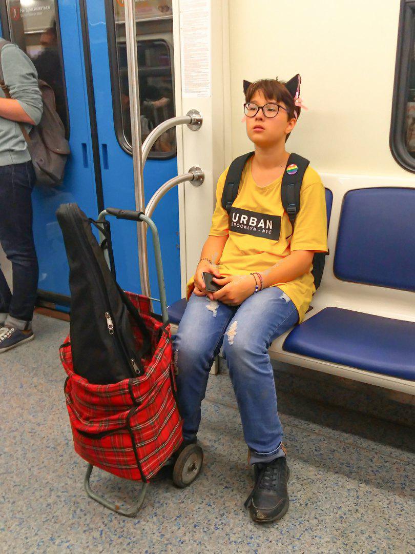  Autors: Fosilija Ja gribi redzēt modīgas personas, apmeklē Krievijas metro