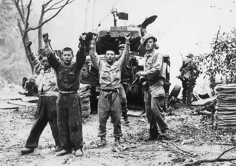 Amerikāņi liek padoties... Autors: Altenzo Korejas karš bildēs