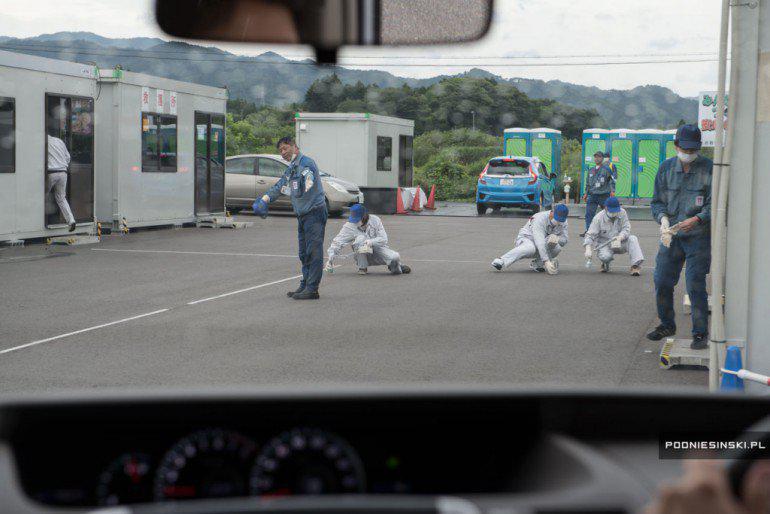Arī pametot aizliegto... Autors: ĶerCiet Daba pamazām pieveic Fukušimas avārijas teritoriju. Līdz šim neredzēti fotokadri