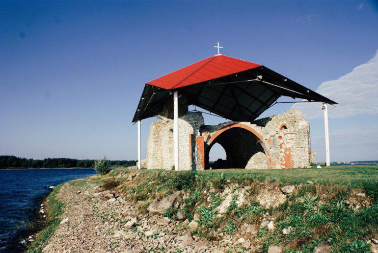 Ikscaronķiles baznīcas drupas... Autors: 100 A 25 vietas Latvijā, kur vērts doties tieši rudenī!