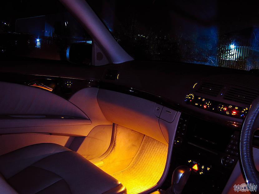 Braucot naktīs jūties ļoti... Autors: xDrive_Unlimited Mercedes-Benz W211