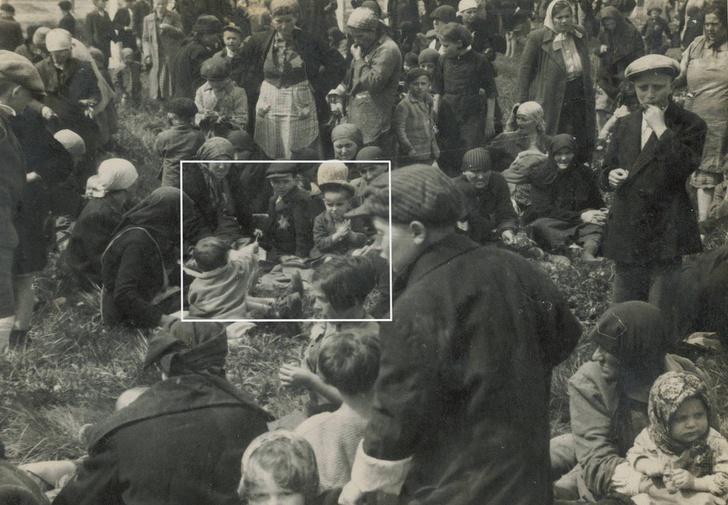 Puisītis dāvina puķi itam... Autors: Latvian Revenger 19 reti foto, kuri parāda vēsturi no negaidīta skata