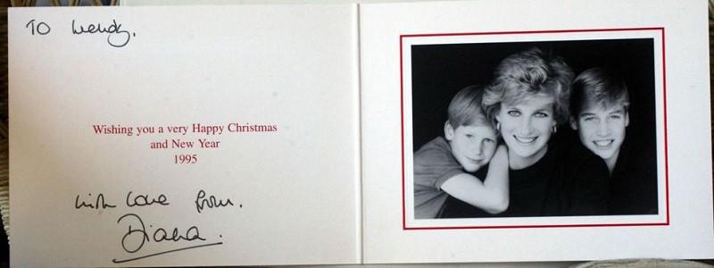 1995 gadā no princeses Diānas... Autors: matilde Labākie karaliskās ģimenes Ziemassvētku apsveikumi no 1942. - 2018. gadam