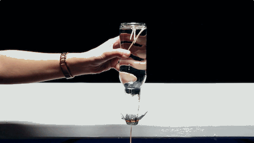 Nogriez gabalu metāla vai... Autors: ĶerCiet 8 aizraujoši eksperimenti, kurus vari izpildīt ar ūdeni