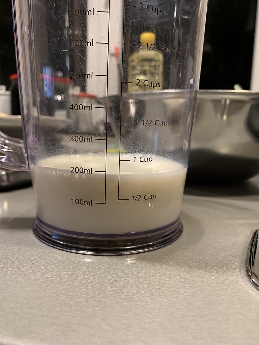 Pievieno siltu pienu un... Autors: keda11 Kaķu zeķes eksperimentē! Homemade virtuļi