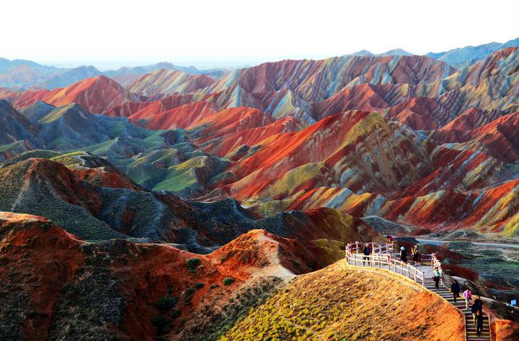 Bonuss  Varavīksnes kalni kuru... Autors: Lestets 15 lietas, kas Ķīnā ir normālas, bet pārsteidz pārējo pasauli
