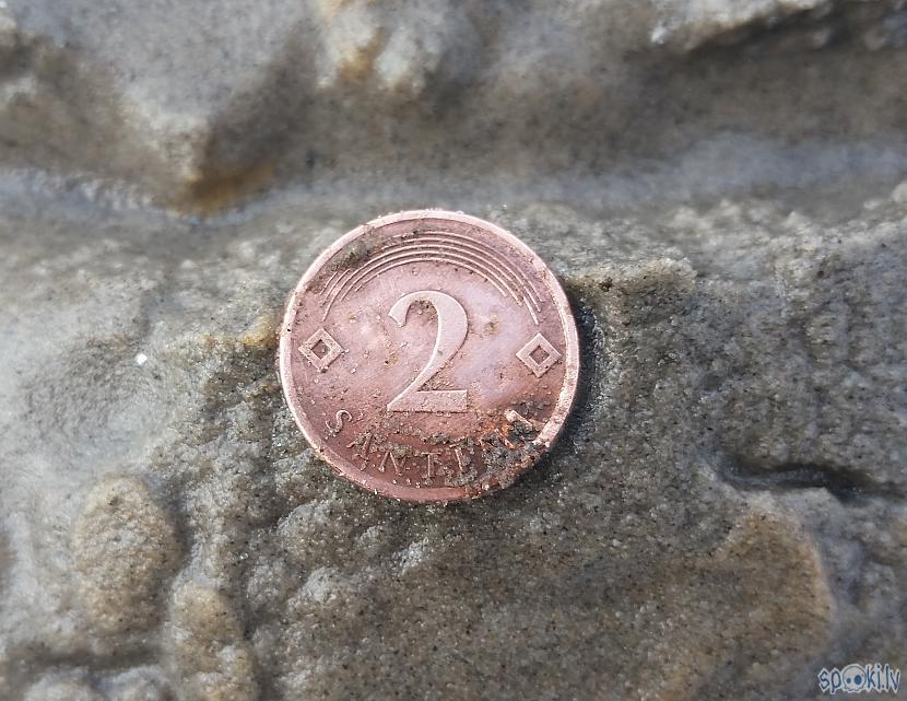 Pirmā monēta  2 santīmi Autors: pyrathe Ar metāla detektoru pa pludmali 2019 (Lieldienas)