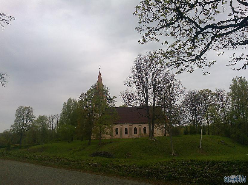 Pa ceļam trāpās baznīcas Autors: ezkins Un atkal rullējam pa Latviju!