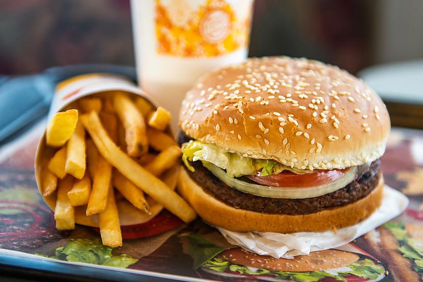  Autors: Latvian Revenger "Burger King" piedzīvo nepatīkamu brīdi, jo vegānu burgera vietā izsūta parasto