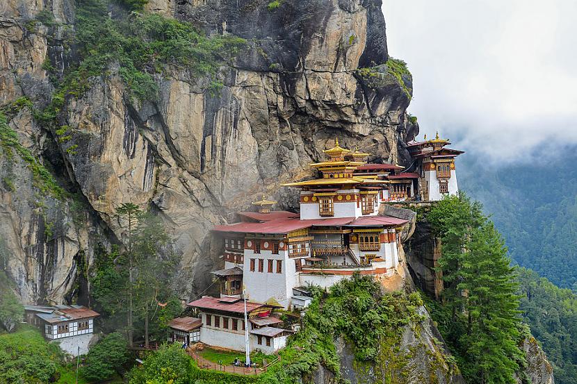Butāna ir vienīgā valsts ar... Autors: Lestets 19 satriecoši fakti, kas atklās ko jaunu par pasauli