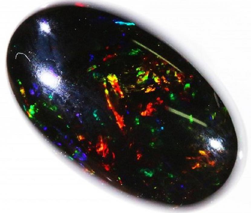 Melnais opālsMelnais opāls var... Autors: Lestets 7 vērtīgi dārgakmeņi, par kuriem, iespējams, nebūsi dzirdējis