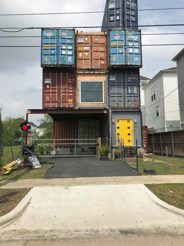  Autors: Fosilija Vīrietis uzcēla savu sapņu māju no 11 kravas konteineriem