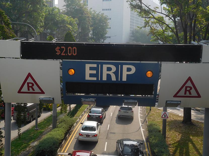 Sastrēgumstundās... Autors: turistsr@speles Singapūra 3