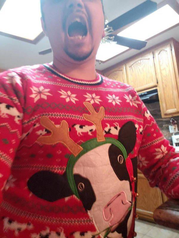  Autors: Fosilija Smieklīgi Ziemassvētku džemperi