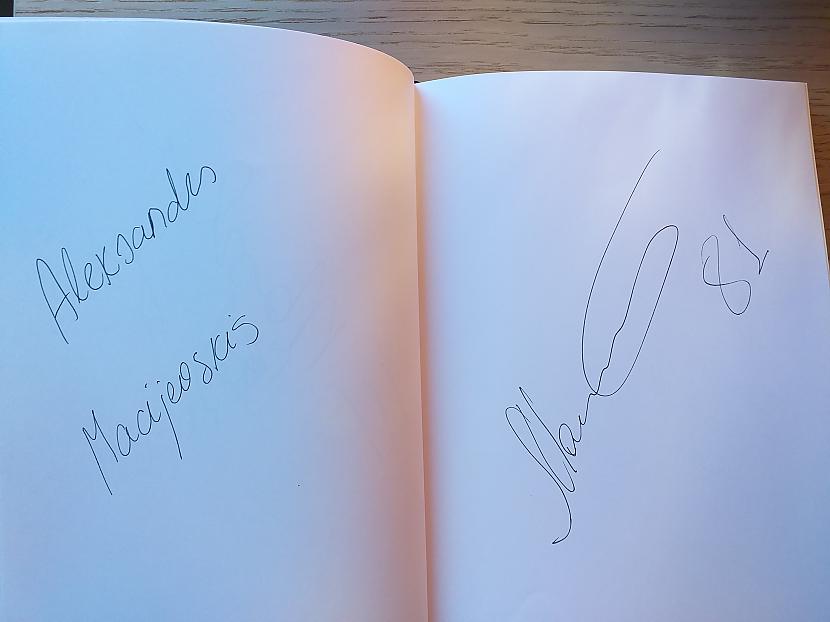 Aleksandrs Macijevskis Autors: Stone Seni Latvijas hokeja izlases spēlētāju paraksti