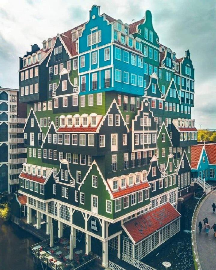 Māja NīderlandēKāds izdomāja... Autors: Lestets 19 dīvainas un neparastas fotogrāfijas