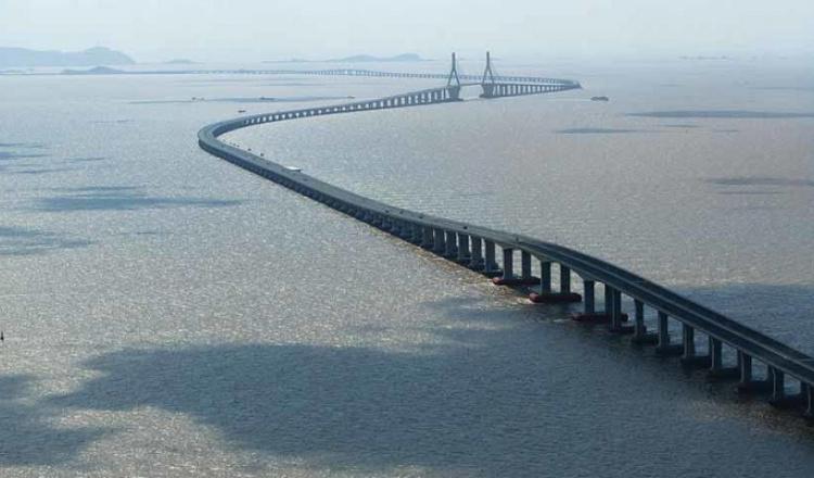 Tilta budžets sasniedz 8... Autors: Fosilija 10 satriecoši dārgi arhitektūras projekti Ķīnā (20 foto)